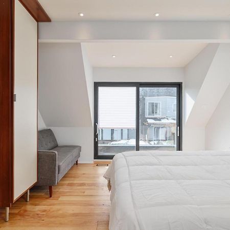New Modern 1400 Sq Ft Coach House Near Everything Toronto Exterior foto