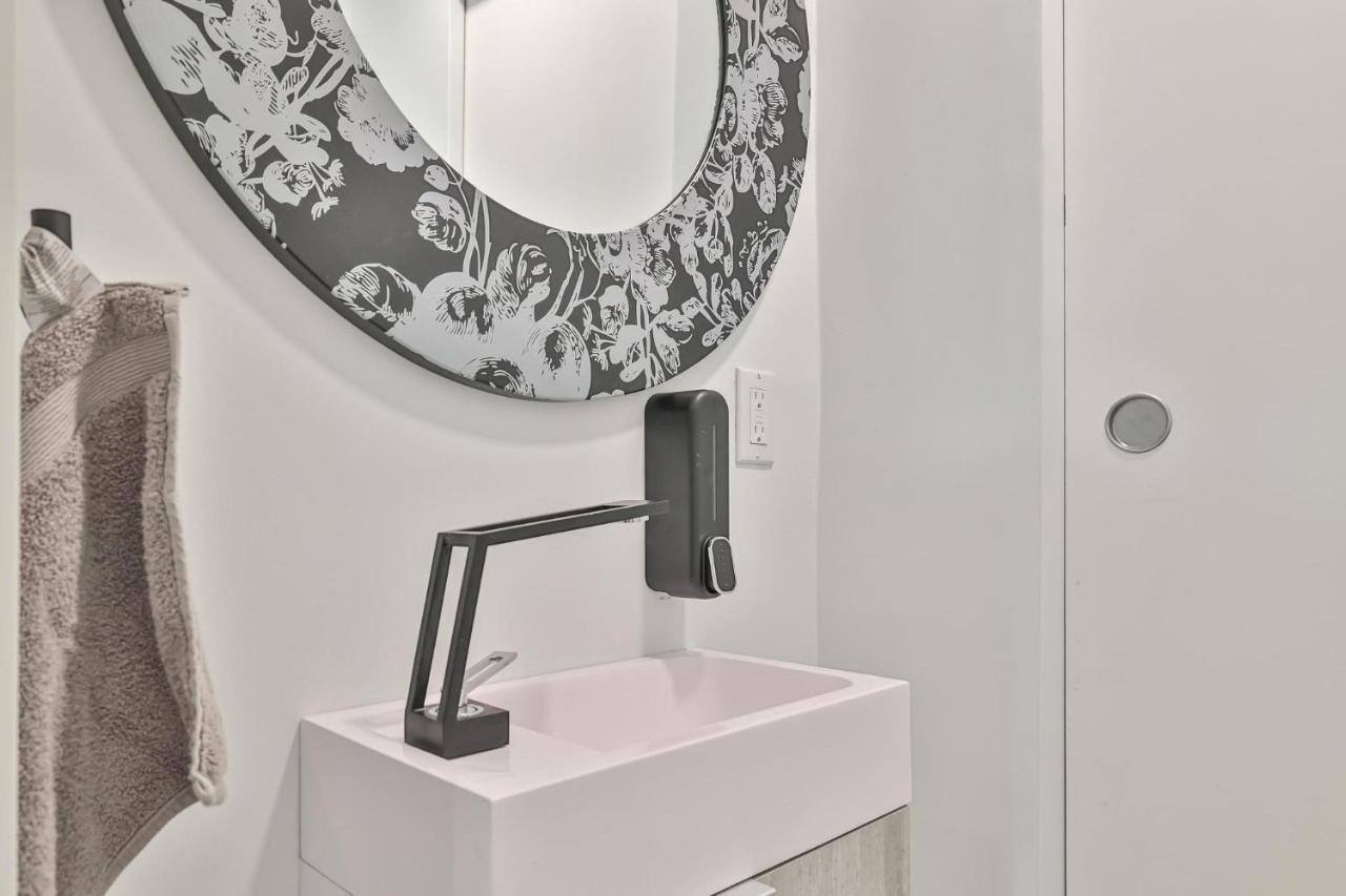 New Modern 1400 Sq Ft Coach House Near Everything Toronto Exterior foto