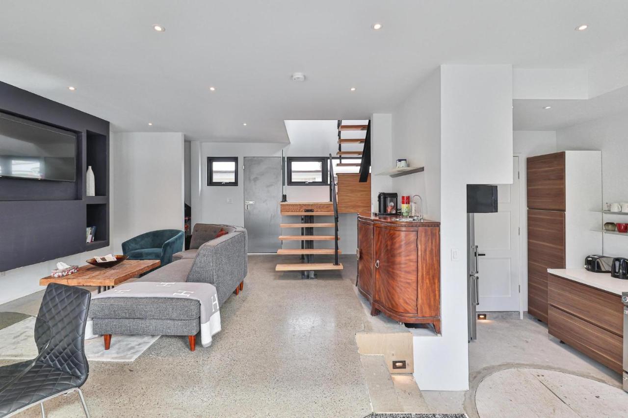 New Modern 1400 Sq Ft Coach House Near Everything Toronto Exterior foto