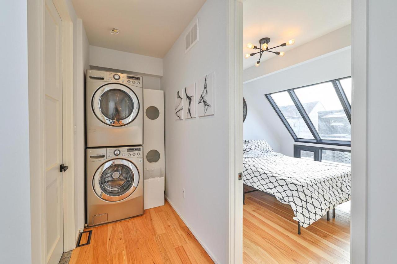New Modern 1400 Sq Ft Coach House Near Everything Toronto Exterior foto