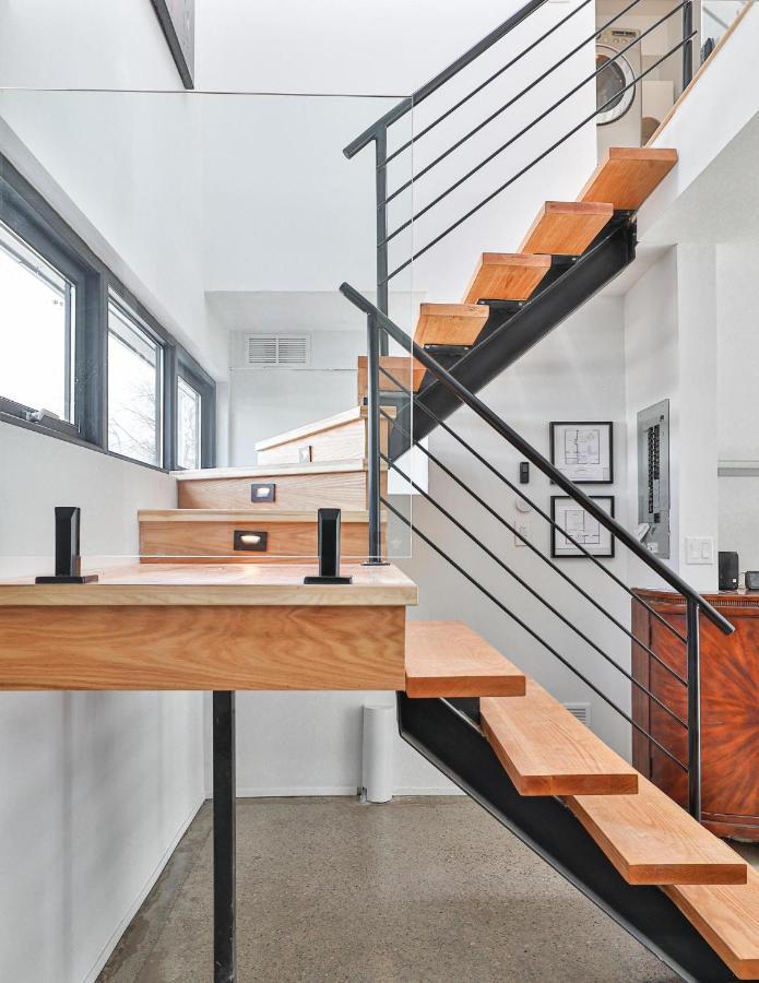 New Modern 1400 Sq Ft Coach House Near Everything Toronto Exterior foto